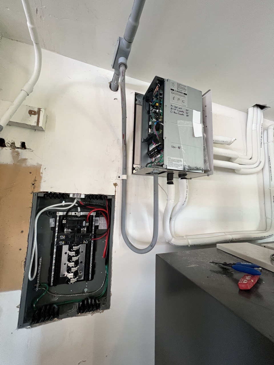 Electrical panel upgrade in a Bellevue home